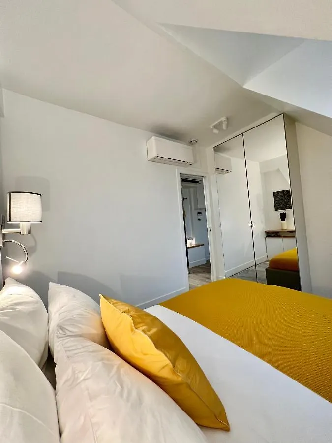 דירה פריז 5 Stars 2-Br In Center , Air Conditioner , Elevator